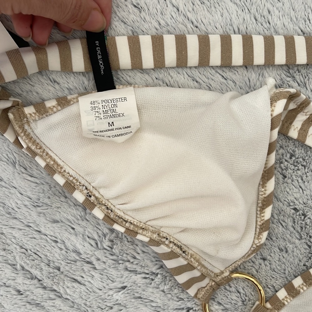 White and gold bikini - Picture 6 of 8